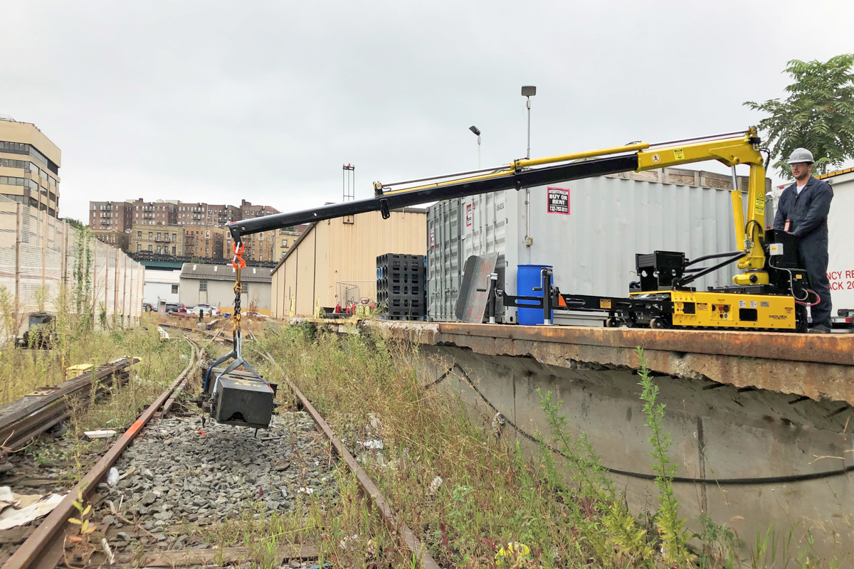 TT-270 en gare ferroviaire